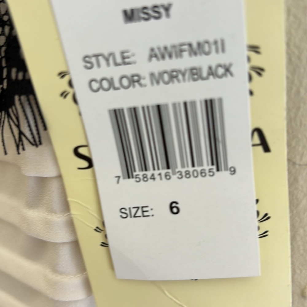 Sangria black & white dress with lace size 6 - Picture 5 of 5